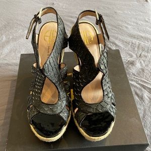 House of Harlow wedges